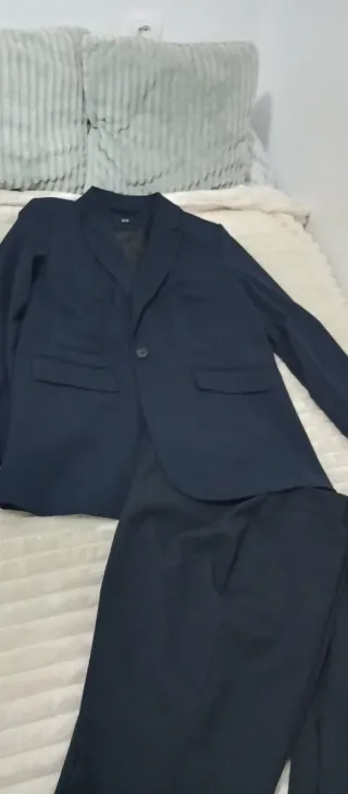 Traje azul TANATOPRAXIA 2 camisas blancas +1 pant