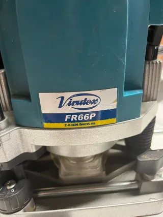 Fresadora Virutex FR66P + 12 fresas