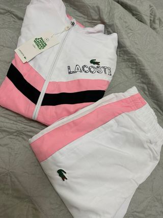 Conjunto deportivo Lacoste blanco y rosa