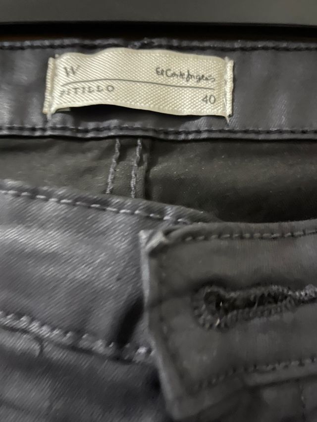 Pantalón efecto piel negro talla M