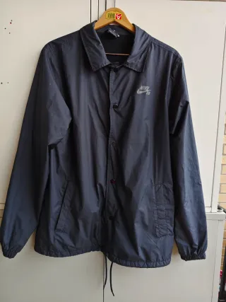 Chaqueta Nike SB Negra