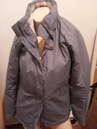 Chaqueta gabardina gris