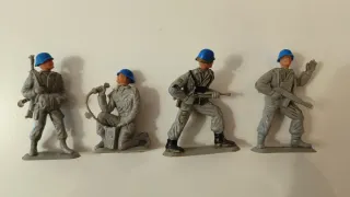 Lotto 4 soldatini vintage