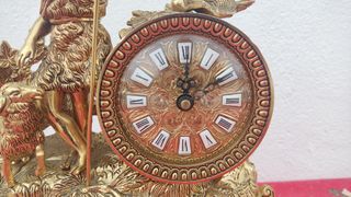 Reloj de sobremesa bronce dorado con base mármol