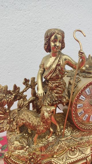 Reloj de sobremesa bronce dorado con base mármol