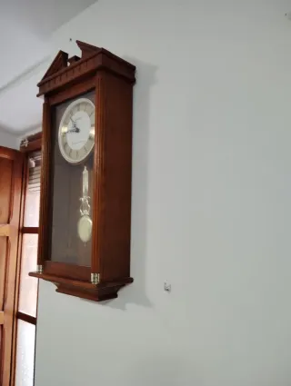 Reloj de péndulo Seiko de madera