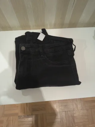 Vaqueros H&M negros talla 42