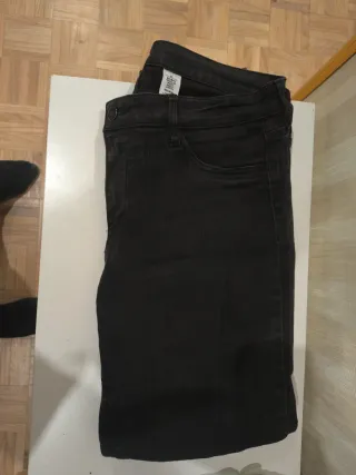 Vaqueros H&M negros talla 42