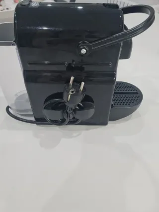 Cafetera Nespresso Negra