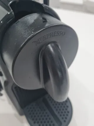 Cafetera Nespresso Negra