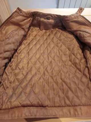 Chaqueta piel sintètica.