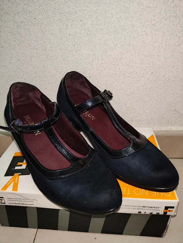 Zapatos tipo "Mery Jane". Marca: Hurlun