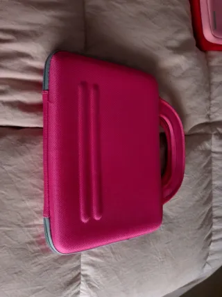 Maletín rosa para tablet o MacBook