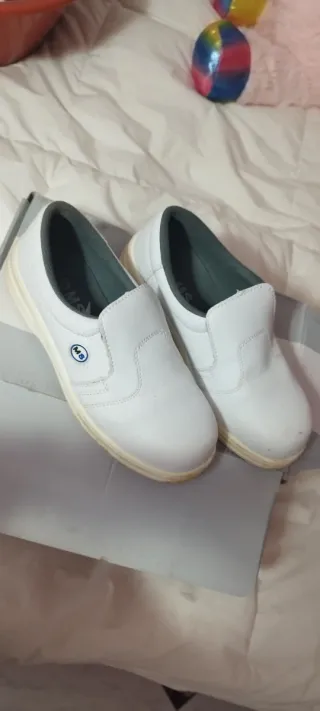 Zapatos de seguridad blancos