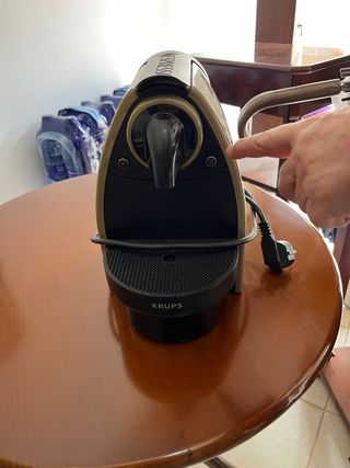 Cafetera Nespresso Krups Dorada