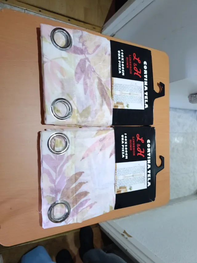 Cortinas L&H Tela Beige y Rosa 2 cortinas x10€