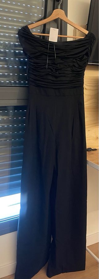 Mono largo fiesta negro SIN ESTRENAR!!!