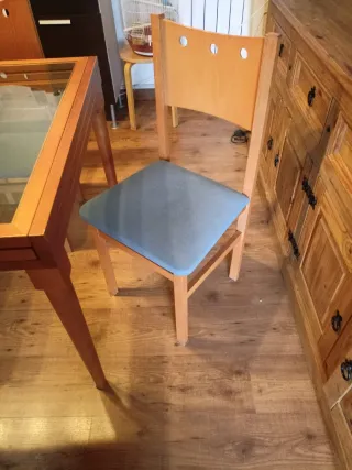 Mesa extensible con 4 sillas