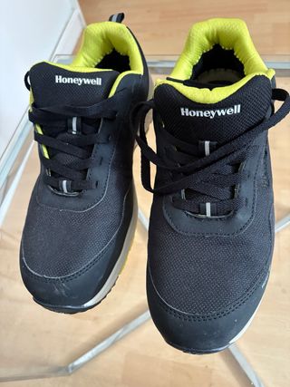 Zapatos de seguridad Honeywell negros y amarillos