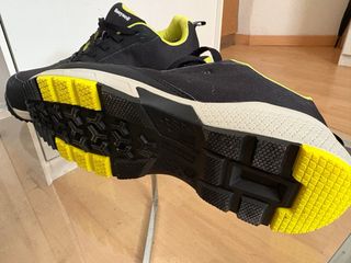 Zapatos de seguridad Honeywell negros y amarillos