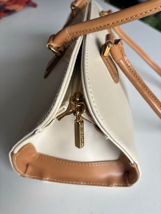 Bolso rígido beige y marrón