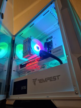 Pc gaming alta gama. RX 7800XT 16gb