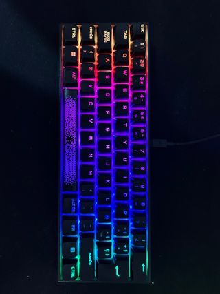 TECLADO CORSAIR K65 RGB MINI EN PERFECTO ESTADO