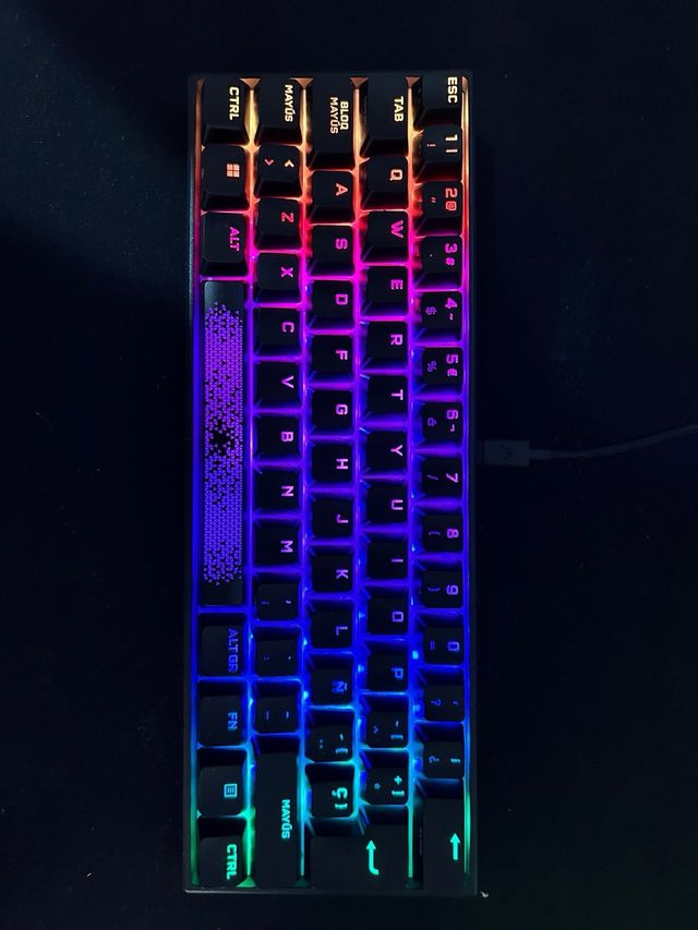 TECLADO CORSAIR K65 RGB MINI EN PERFECTO ESTADO