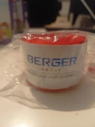 Cinturón de seguridad rojo