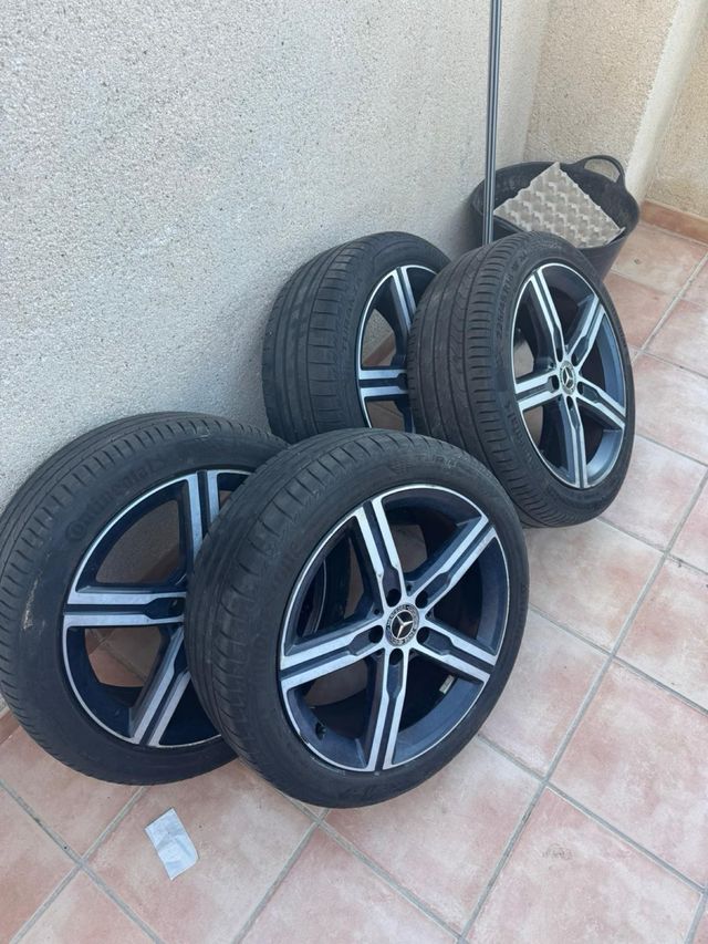 Llantas Mercedes 18