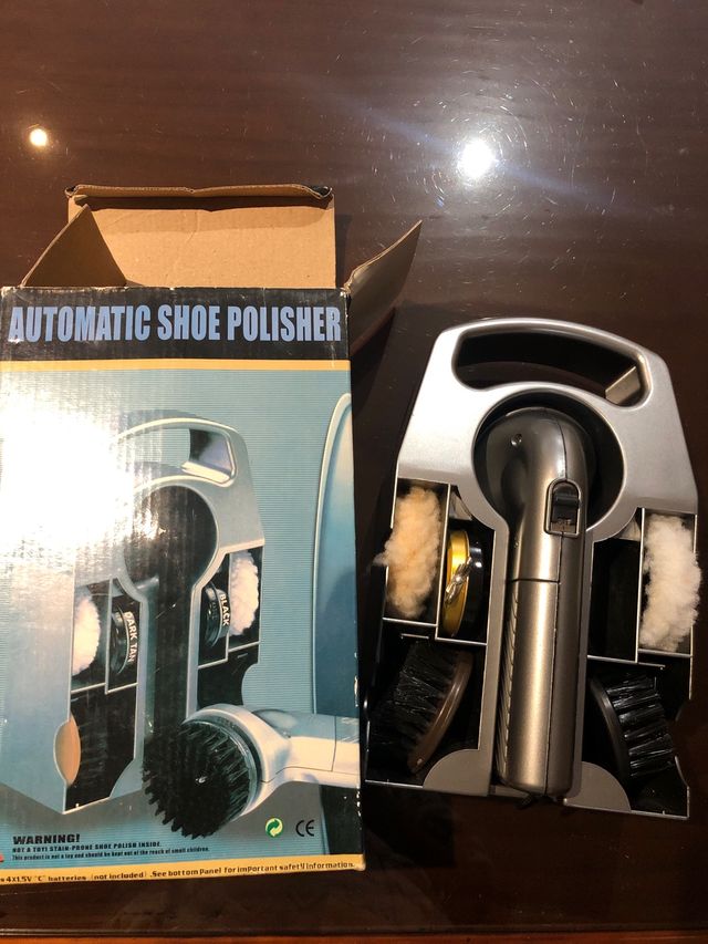 Limpiador de zapatos automático
