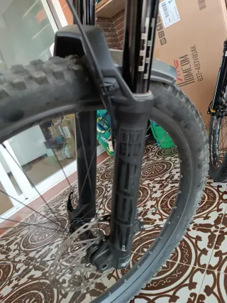 Rockshox Zeb 180mm 29