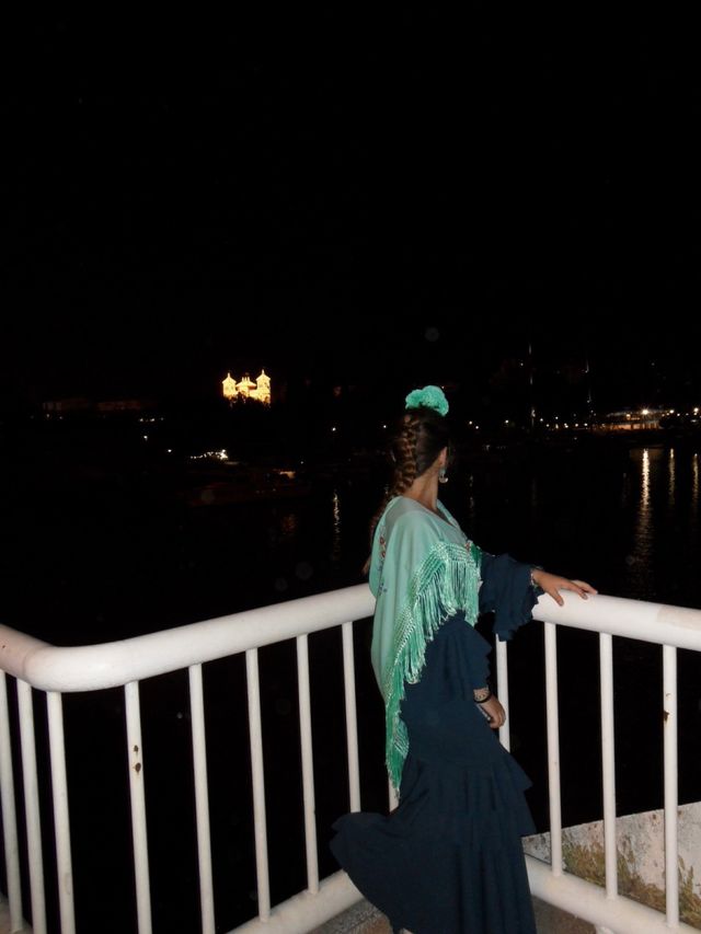 Vestido de flamenca y mantoncillo