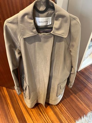 Gabardina Bimba y Lola Beige aunque  talla S,