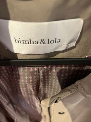 Gabardina Bimba y Lola Beige aunque  talla S,