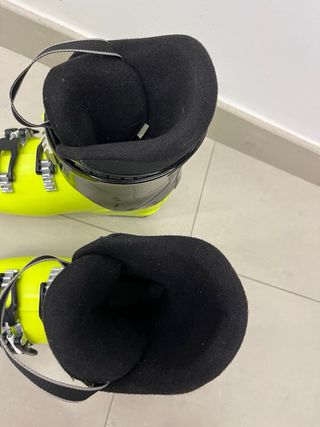 Botas de esquí infantiles amarillas