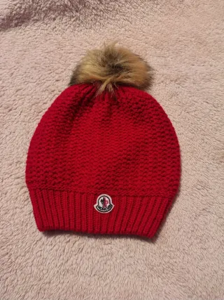 Moncler Cappello Rosso con Pompon