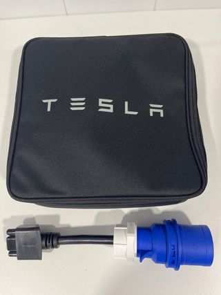 Cargador Tesla MC + adaptador Cetac