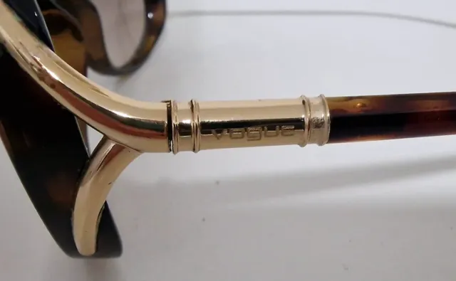 Gafas Vogue marrones y doradas, auténticas.