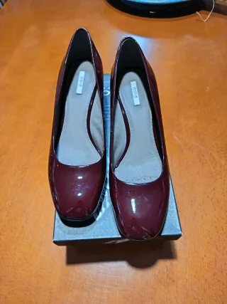 Zapatos Geox charol rojos