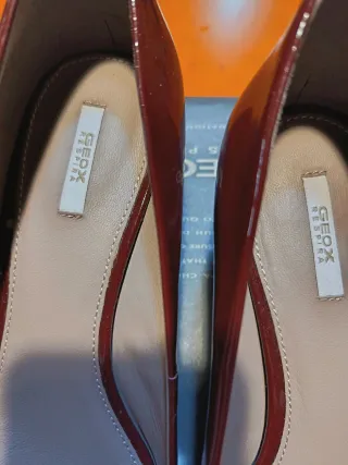 Zapatos Geox charol rojos