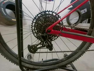 Bicicleta de Montaña Roja.Marca Scott scale T-M .