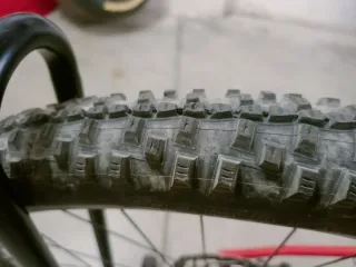 Bicicleta de Montaña Roja.Marca Scott scale T-M .