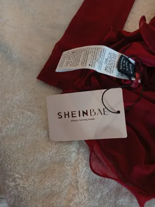 Vestido granate escotado manga larga