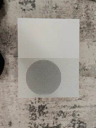 Xbox One S + FIFA 23 + Giochi Digitali