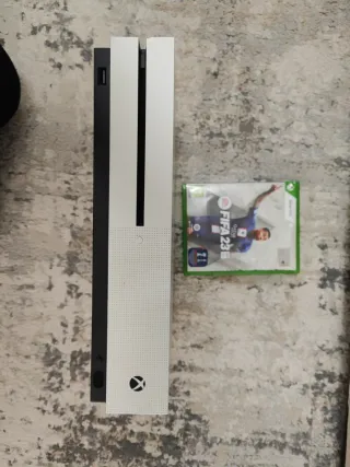 Xbox One S + FIFA 23 + Giochi Digitali