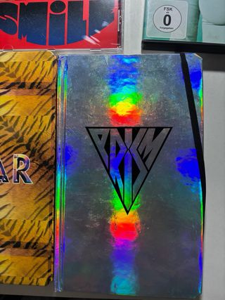 Pack Katy Perry: CDs, DVD, Libro y Accesorios