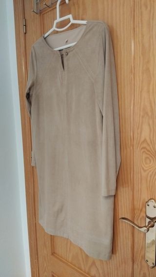 Vestido antelina beige manga larga