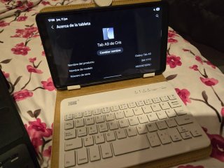Samsung Galaxy Tab A9 Wi-Fi 8.7 Negra con teclado
