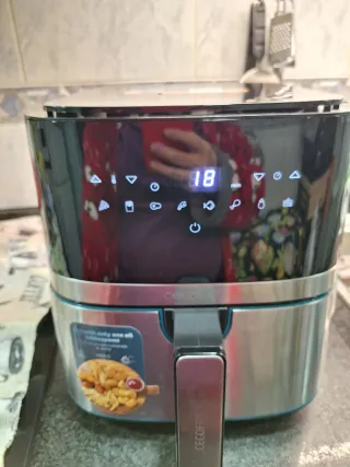 Freidora de aire Cecotec - Poco uso( 1700w ).